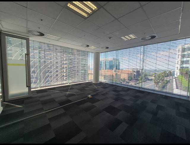1,742M² OFFICE TO LET IN SANDTON CENTRAL